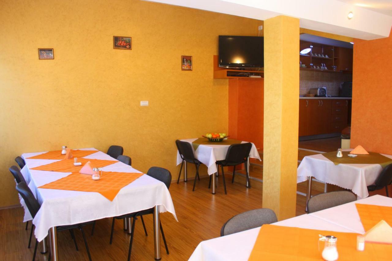 Pension Delia Gardens Timisoara Ngoại thất bức ảnh