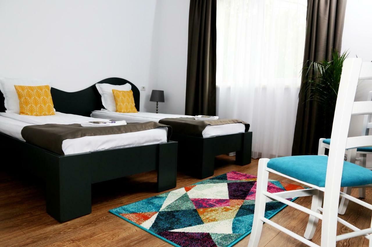 Pension Delia Gardens Timisoara Ngoại thất bức ảnh