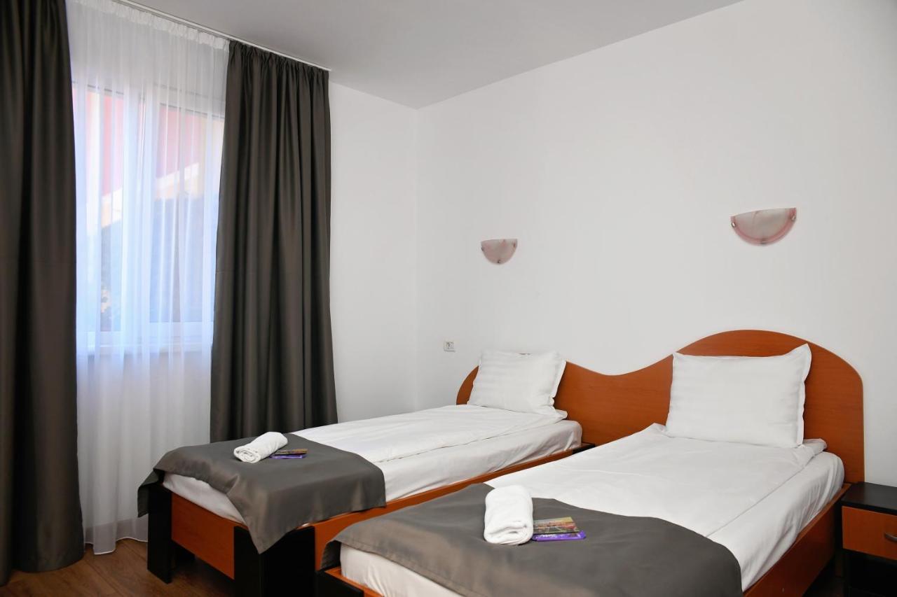 Pension Delia Gardens Timisoara Ngoại thất bức ảnh